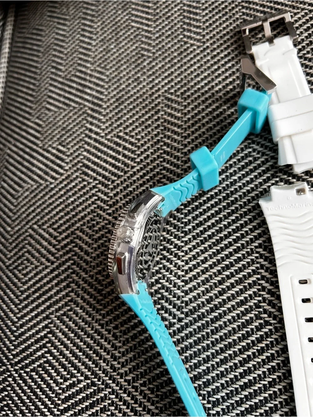 Technomarine Turquoise Silicone Strap Chronograph Watch w/ extra white strap